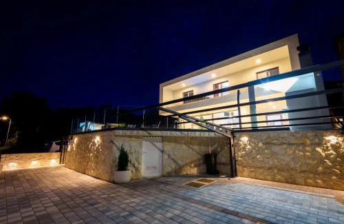 Drace Villa | Villa Nada
