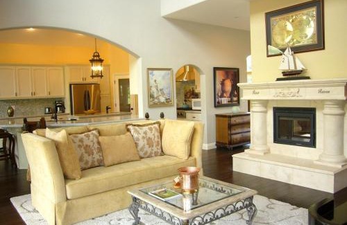 Pope Valley House | Villa Napa Wine Country Scenic Pool and Vineyard Views
