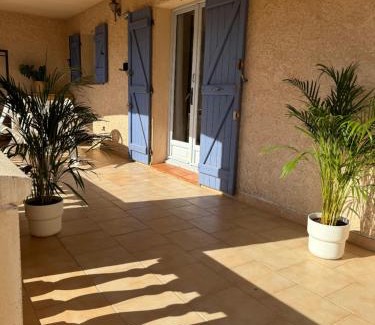 Saint-Martin-du-Var Apartment | VILLA NATHEO Bas de villa - Studio 37m2 avec Coin nuit