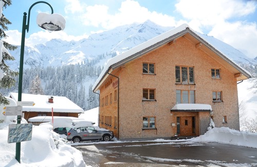 Schroecken Apartment | Villa Natur . live a different kind of comfort apartment for 2 to 18 people