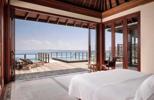 Lankanfinolhu Resort | Villa Nautica Paradise Island Resort