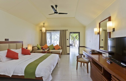 Lankanfinolhu Resort | Villa Nautica Paradise Island Resort