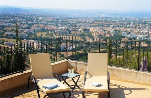 Peyia Town Villa | Villa Naxos - Stunning Private Villa with Amazing Views