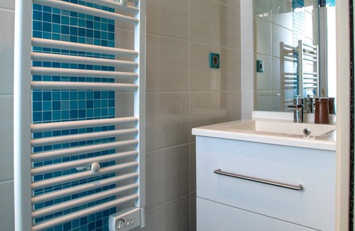 Latresne Villa | Villa near Bordeaux - swimming pool - ideal for telecommuting or vacation