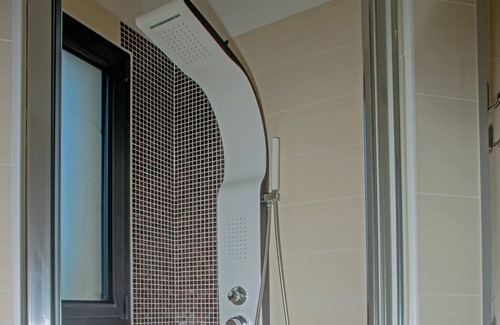 Latresne Villa | Villa near Bordeaux - swimming pool - ideal for telecommuting or vacation