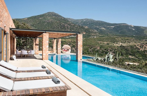 Livadia Villa | Villa Neptune - Exceptional Villa with an Infinity pool