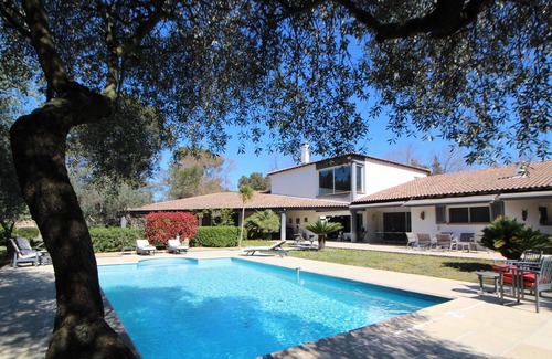 Quartier des Espesses Villa | Villa Neptune Nîmes Romaine
