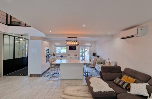 Villepinte Villa | Villa Neuve Tout Confort et Extra Spacieuse Entièrement Climatisée