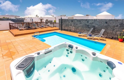 Playa Blanca Villa | Villa Nina Hermosa Vista Lobos Playa Blanca