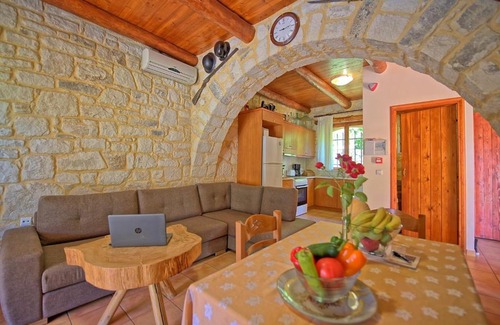 Apokoronas Villa | Villa Nipos by PosarelliVillas