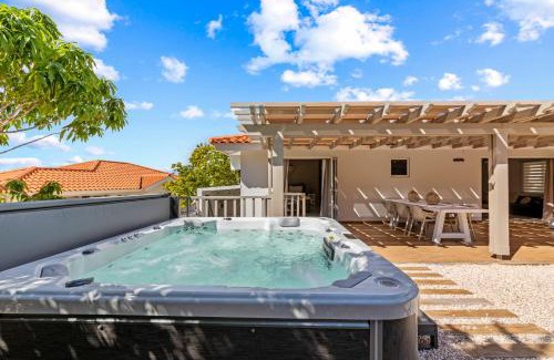 Jan Thiel Villa | Villa Noni Curaçao met jacuzzi