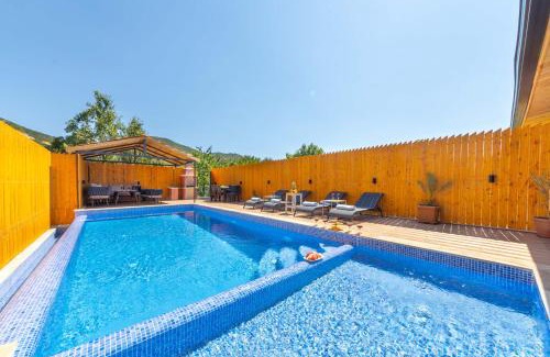 Bezirgan Villa | Villa Nostalji Kalkan Bezirganda Havuzlu Villa