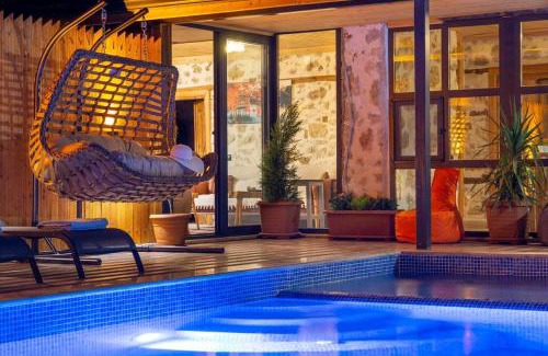 Bezirgan Villa | Villa Nostalji Kalkan Bezirganda Havuzlu Villa