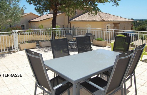 Pont-Saint-Esprit Villa | Villa Notre Dame des Roses