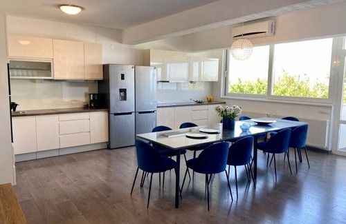Zelenka Villa | Villa Noura in Makarska, private pool,gym