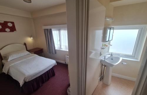 St. Helier House | Villa Nova