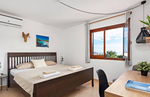 Los Delfines Villa | VILLA NURIANA in Cala´n Blanes