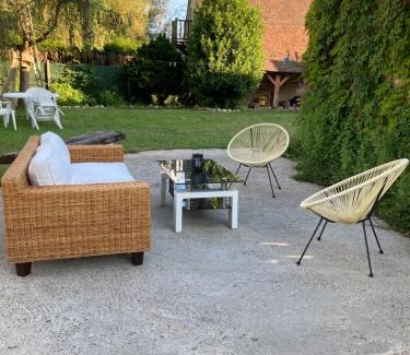 Saint-Pierre-d'Autils Bed & Breakfast | Villa Nymphea