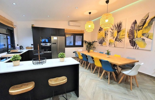 Arcos de la Frontera House | VILLA OASIS : Ideal for families and groups.