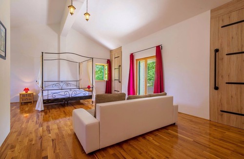 Lovinac Villa | Villa Oasis of Paradise