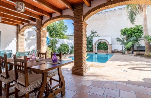 Fuengirola Villa | Villa 'Oasis' with Private Pool, Wi-Fi and Air Conditioning