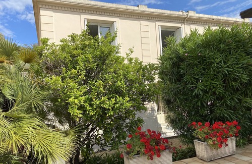 Antibes City Centre Villa | Villa of 210 m² in the centre of Antibes, large parking area and garden