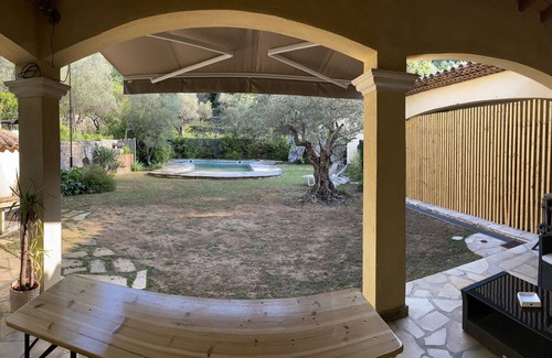 Sollies-Toucas House | Villa of the olive trees