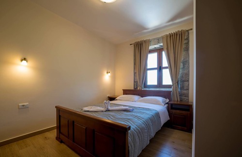 Vranovici Hotel | Villa Old Castle