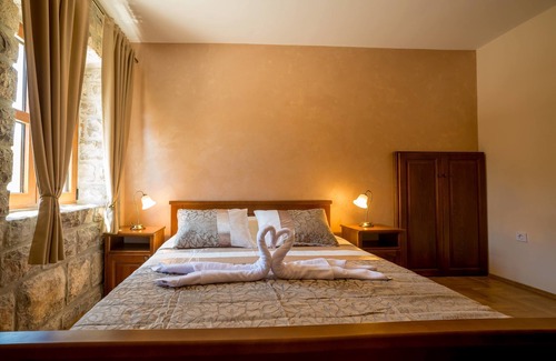 Vranovici Hotel | Villa Old Castle