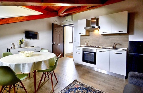 Frascinelle House | Villa Olga E: A cozy and welcoming apartment that is part of a villa situated in a quiet location, a few minutes from the town center, with Free WI-FI.