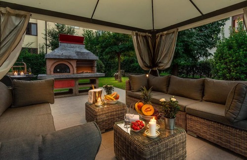 Lucca Historical Center Villa | VILLA OLIVIA: a New Luxury Villa with Garden in Lucca with PARKING