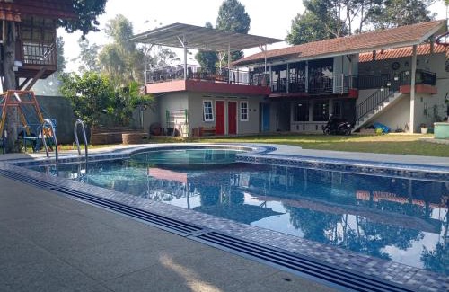 Cisarua Villa | villa omah citeko