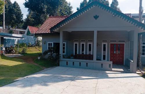 Cisarua Villa | villa omah citeko