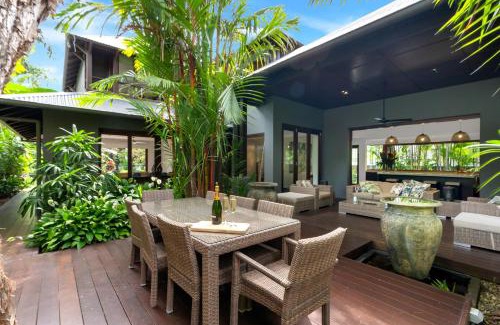 Port Douglas Villa | Villa Omaroo - Tropical Luxury Redefined