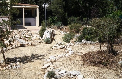 Mejannes-le-Clap Villa | Villa on a wooded plot opposite with jacuzzi in a veranda facing the forest