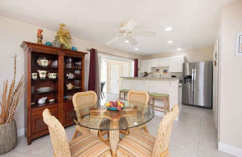 Rum Point House | Villa on Bioluminescent Bay, short walk to Rum Point beach, Free Kayaks, 4 bikes