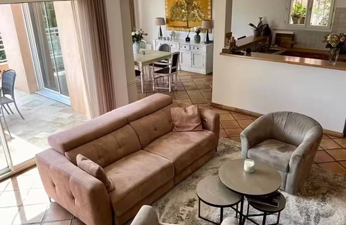Mandelieu-La-Napoule House | Villa on the hills of Mandelieu with sea view and swimming pool