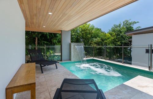 Port Douglas Villa | Villa On The Hill - Spacious Tropical Panorama
