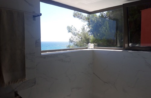 Tamarit Villa | villa on the quiet luminous sea and natural surroundings