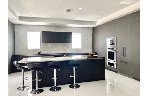 Hallandale Beach Villa | Villa on the Water in Golden Isles