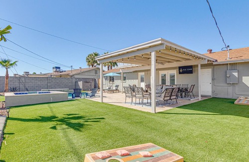 Cox Heights House | Villa on Vista w/Custom Pool+Spa+5 Mins 2 OldTown