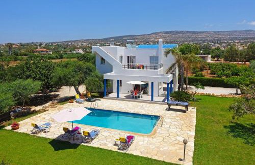 Pegeia Villa | Villa Oniro by Villa Plus