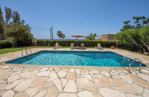 Pegeia Villa | Villa Oniro by Villa Plus