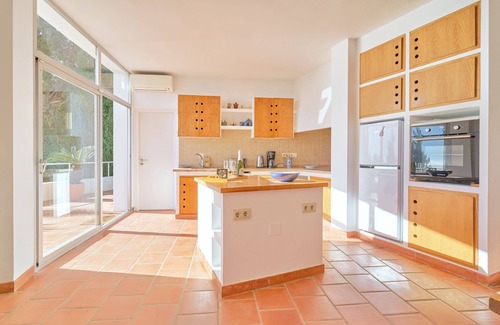 Almunecar Villa | Villa 'Only Adult El Abanico' with Sea View, Wi-Fi and Air Conditioning
