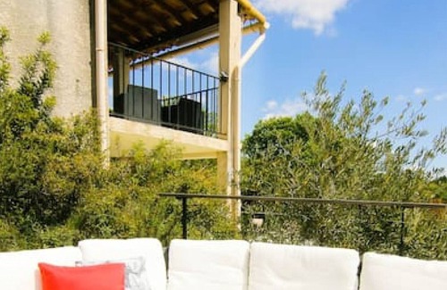 Combaillaux Villa | Villa Orianne - Traditional villa with pool with stunning views