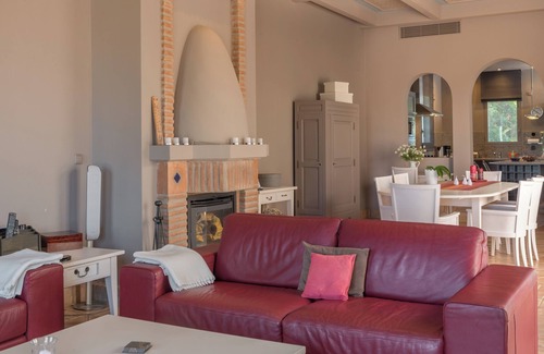 Benalup-Casas Vieja House | "Villa Orquidea" with pool, Wi-Fi, garden and terrace
