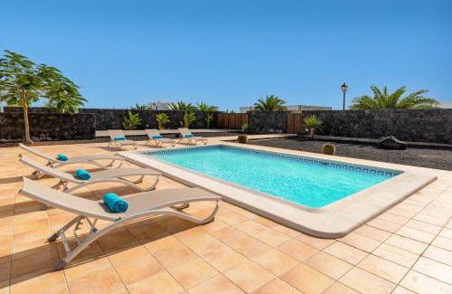 Costa Teguise Villa | Villa Oscar Lanzarote by Villa Plus