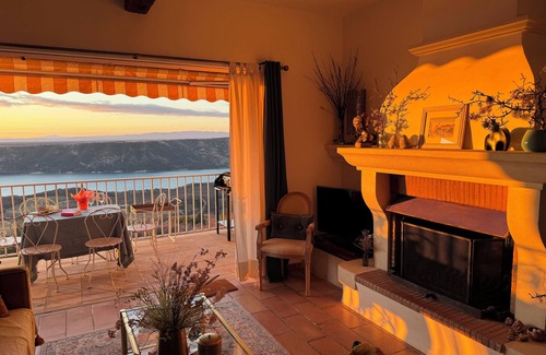 Aiguines Villa | Villa OVerdon - Panoramic view of Lake Sainte Croix ☆