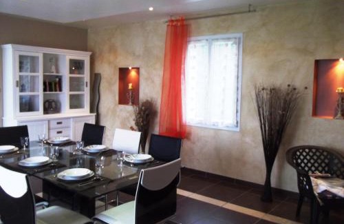L'Echardiere Villa | Villa Oyala avec piscine, spacieuse et de qualite