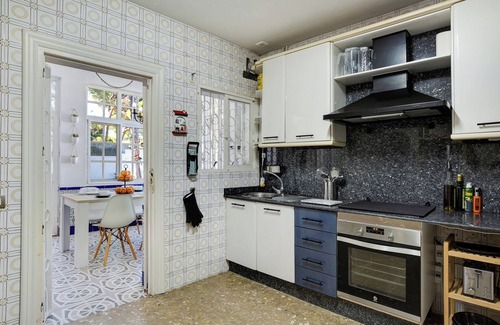 Chiclana de la Frontera Villa | Villa "Paraíso" with Private Pool, Terrace & Wi-Fi